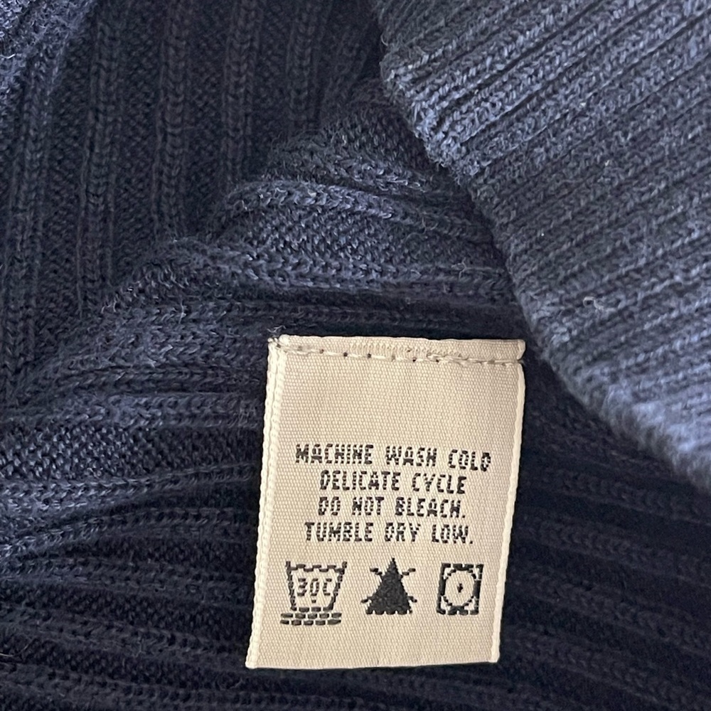 Eddie Bauer Men's Deep Blue Crewneck Sweater - Picture 4 of 5